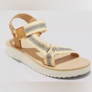 NEW Universal Thread Yellow Angie Sandal. 11